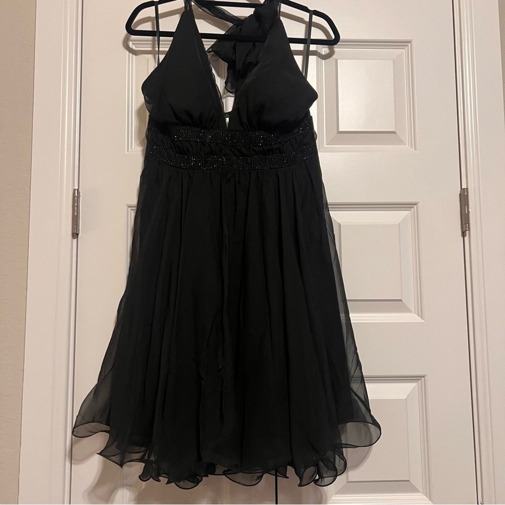 VENUS Elegant Black Halter Dress